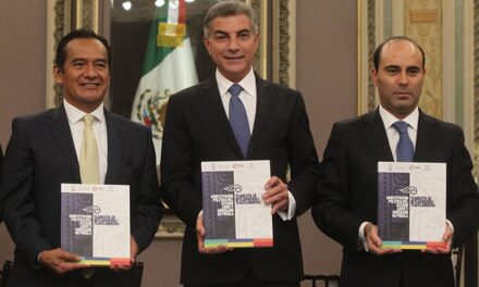 Tradujeron la Constitución Política del Estado de Puebla al Náhuatl