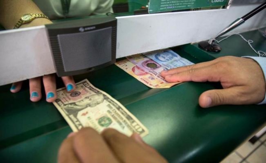 El dólar cerró en 19 pesos, su nivel más alto en 4 meses