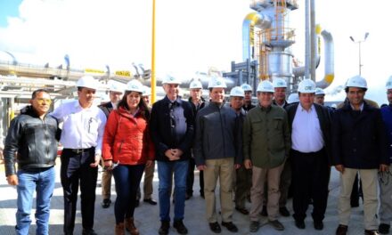 Jaime Hernández y Tony Gali inauguran central Geotermoeléctrica en Chignautla