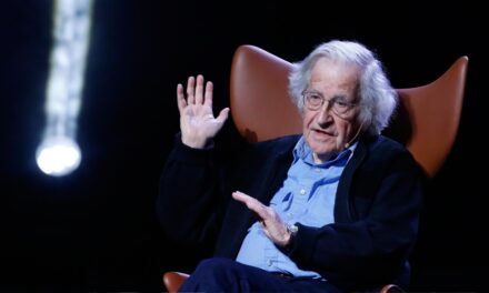 Chomsky habla de López Obrador, México, cambio climático y Trump en La Ciudad de las Ideas en Puebla