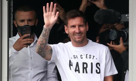 Lionel Messi ya está en París